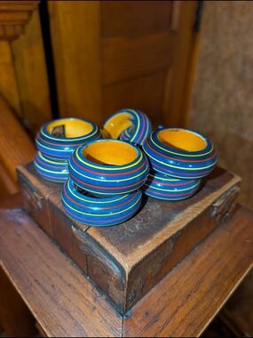 Vintage euc Wood painted napkin ring set of 8 blue red yellow